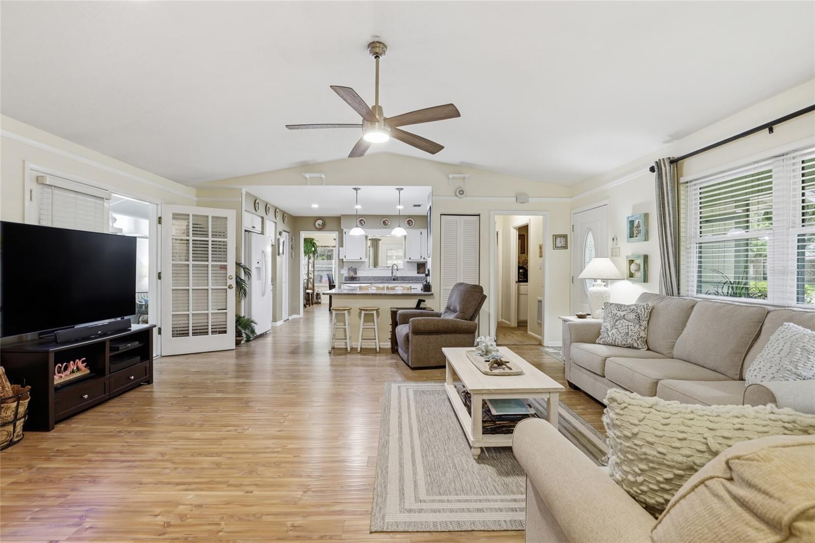 WESTCHESTER MANOR - Residential