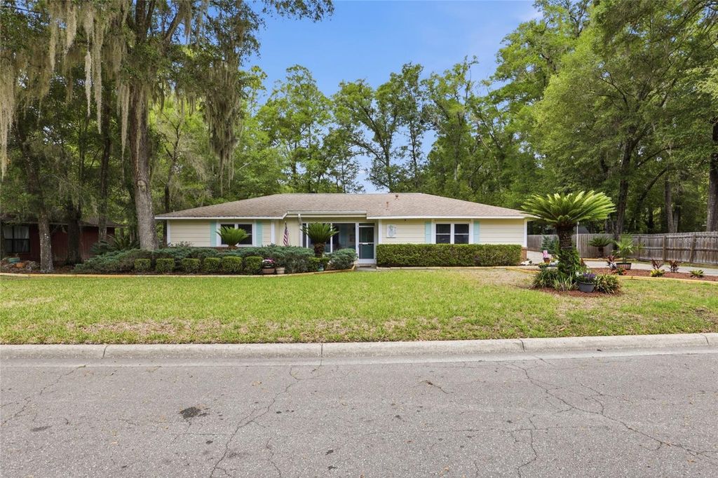 Photo of 710 SW 77th Terrace, Gainesville, FL 32607 (MLS # A4693588)