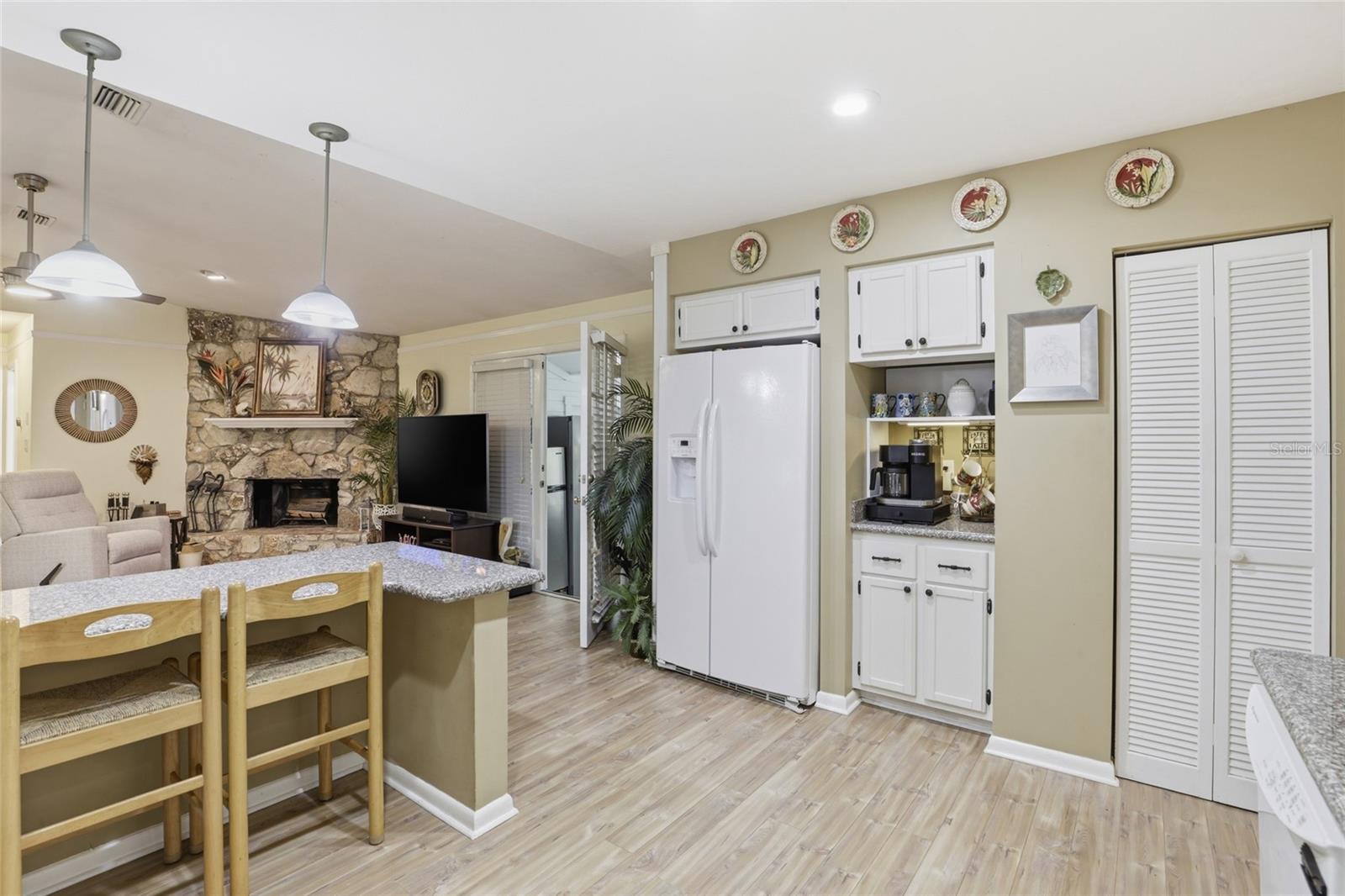 WESTCHESTER MANOR - Residential