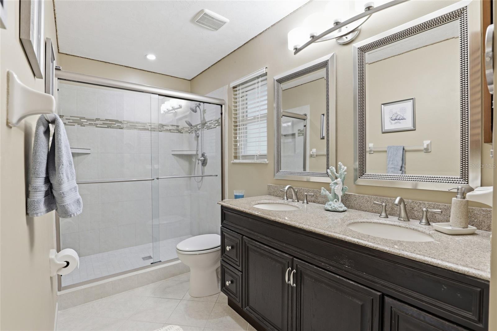 WESTCHESTER MANOR - Residential