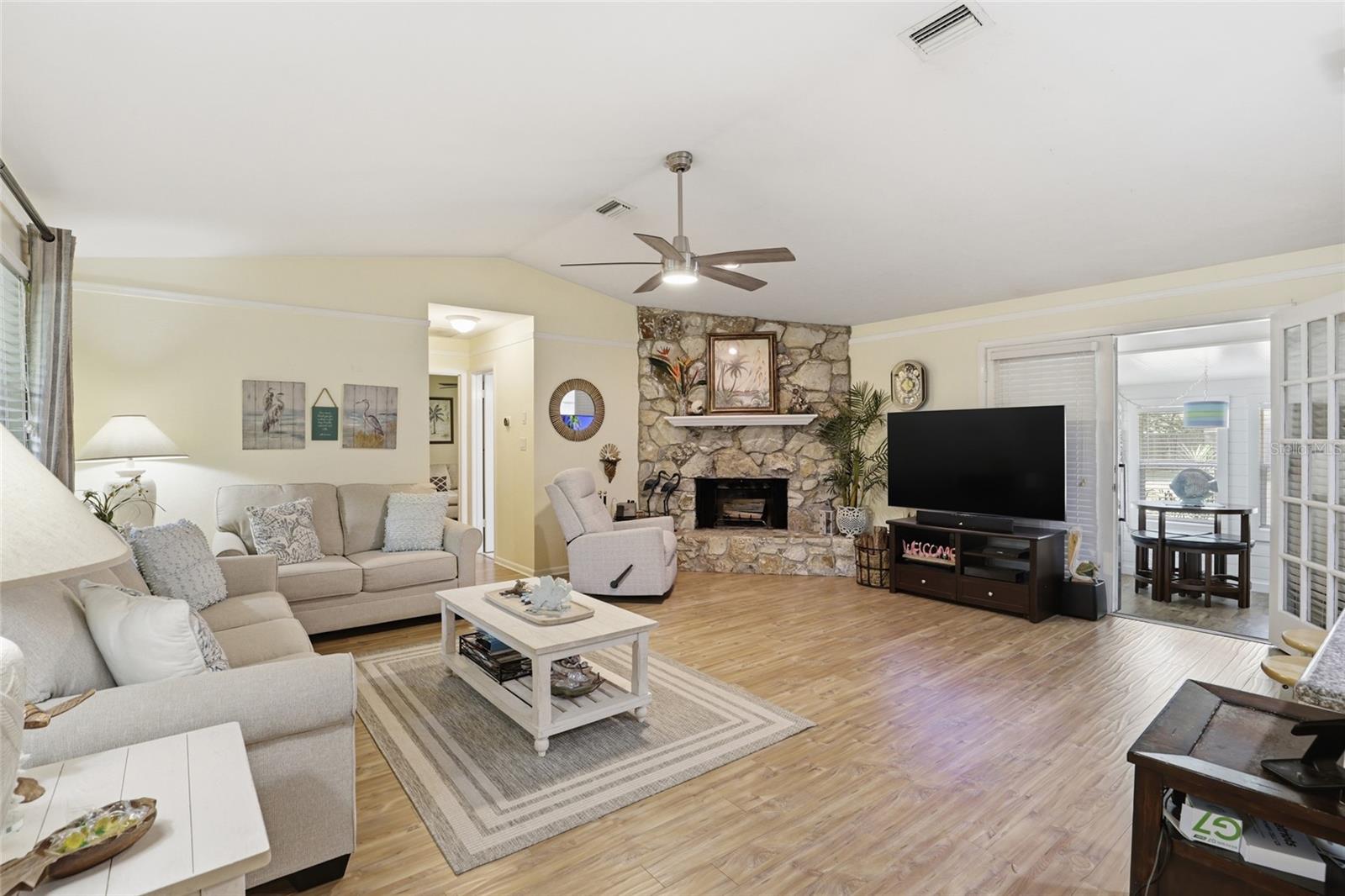 WESTCHESTER MANOR - Residential