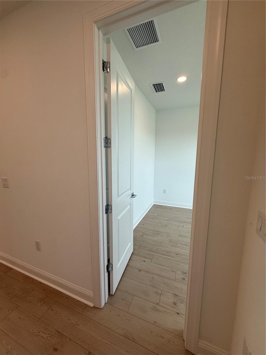 5831 FREESTONE CIRCLE