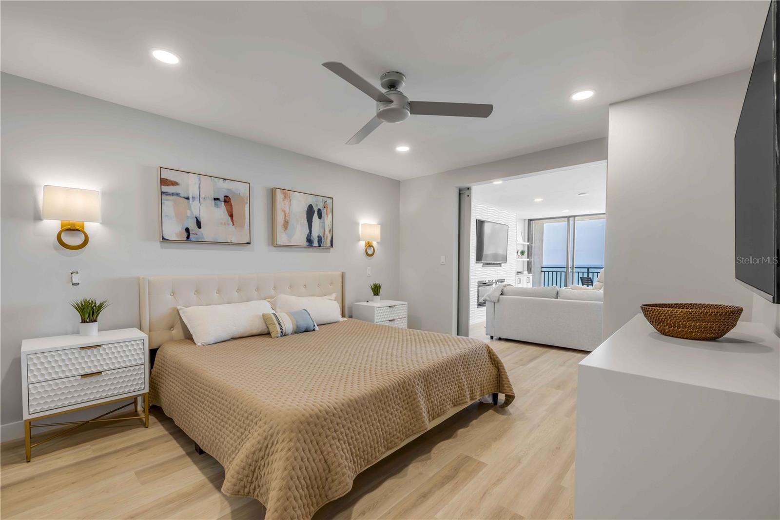 MOONTIDE CONDO - Residential