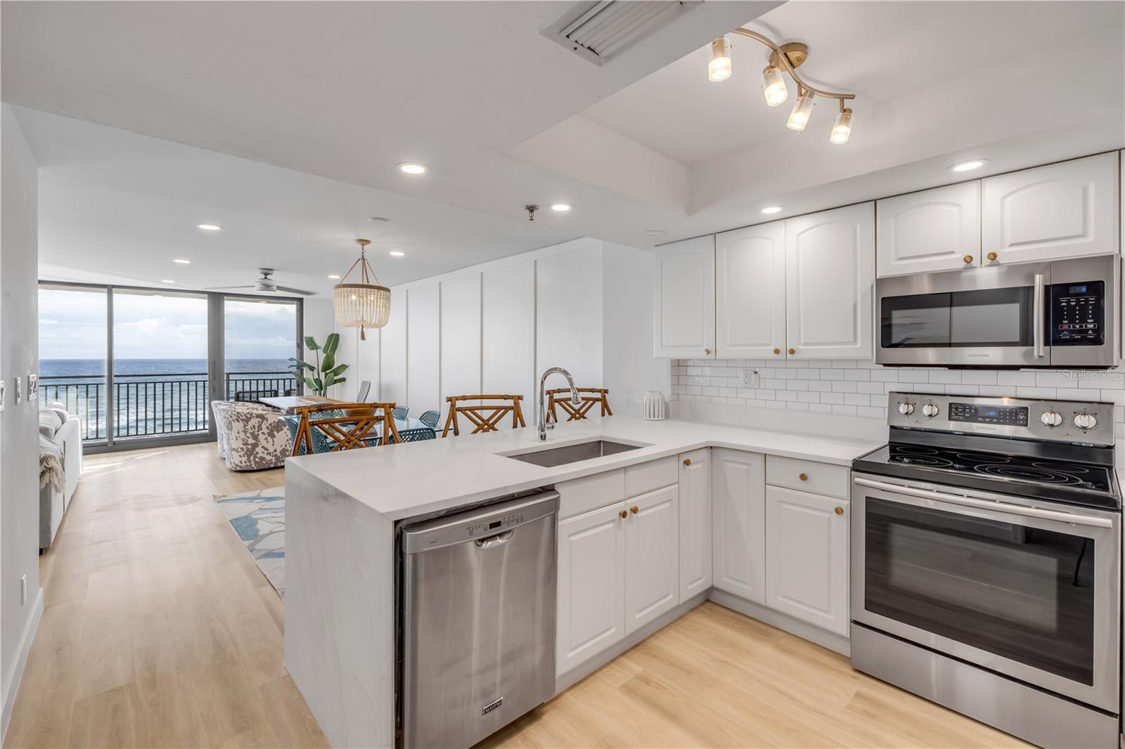 MOONTIDE CONDO - Residential