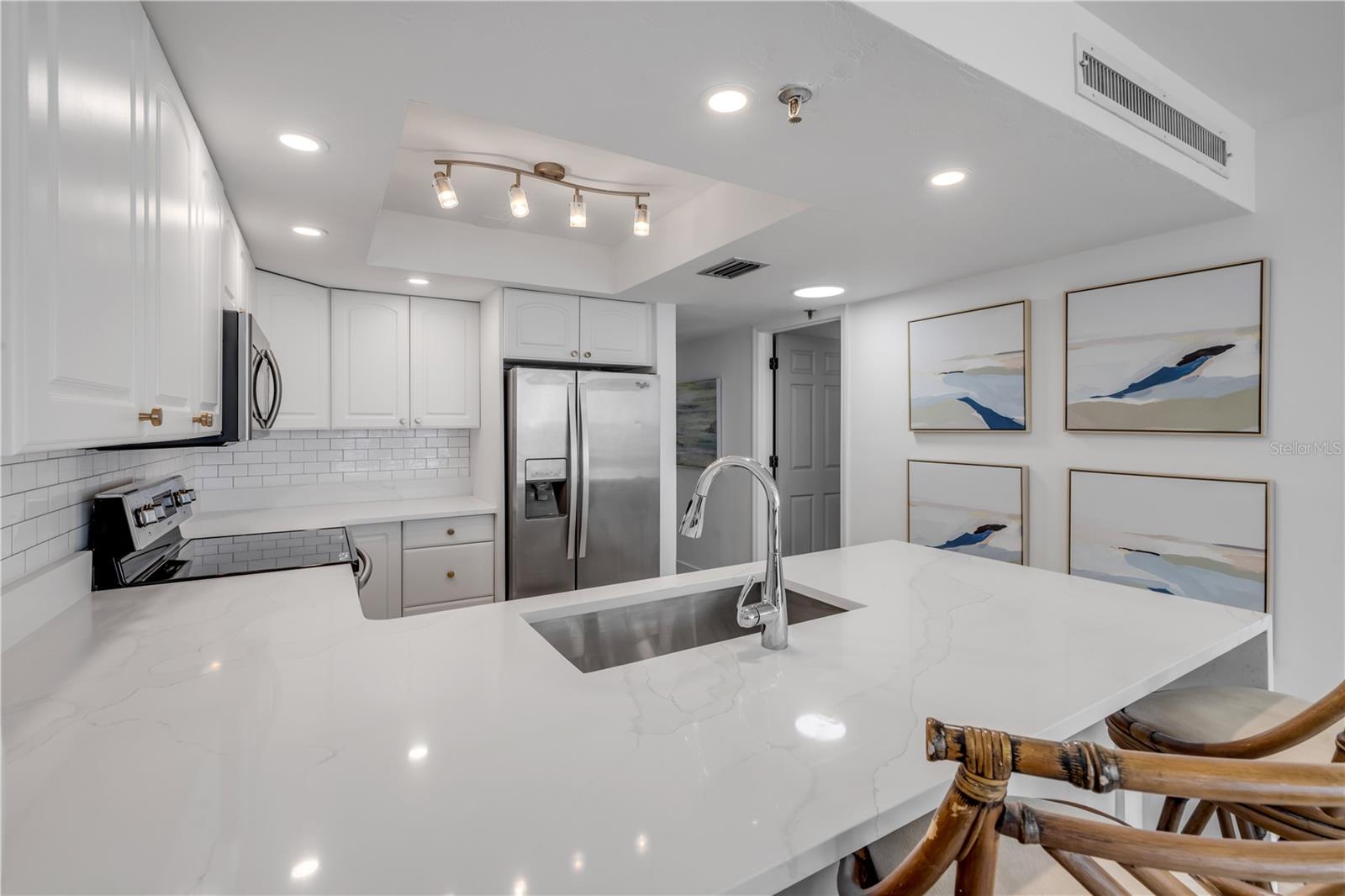 MOONTIDE CONDO - Residential