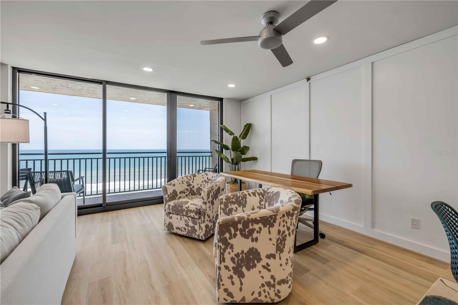 MOONTIDE CONDO - Residential