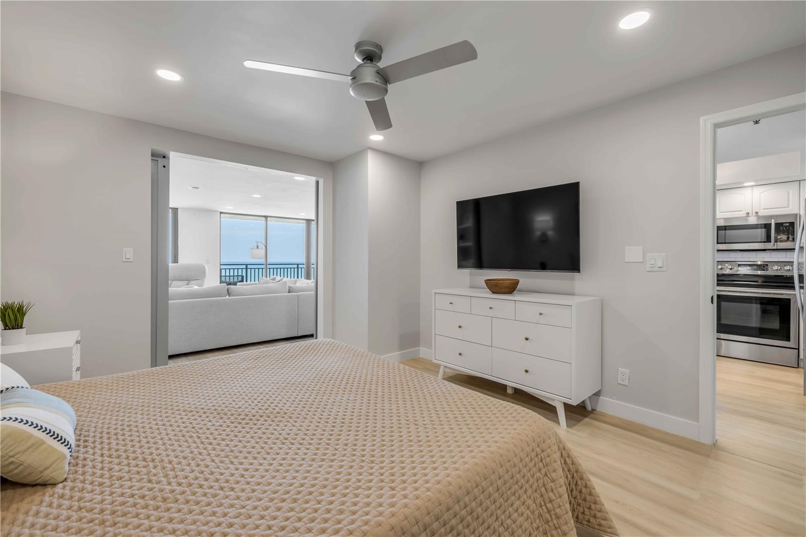 MOONTIDE CONDO - Residential