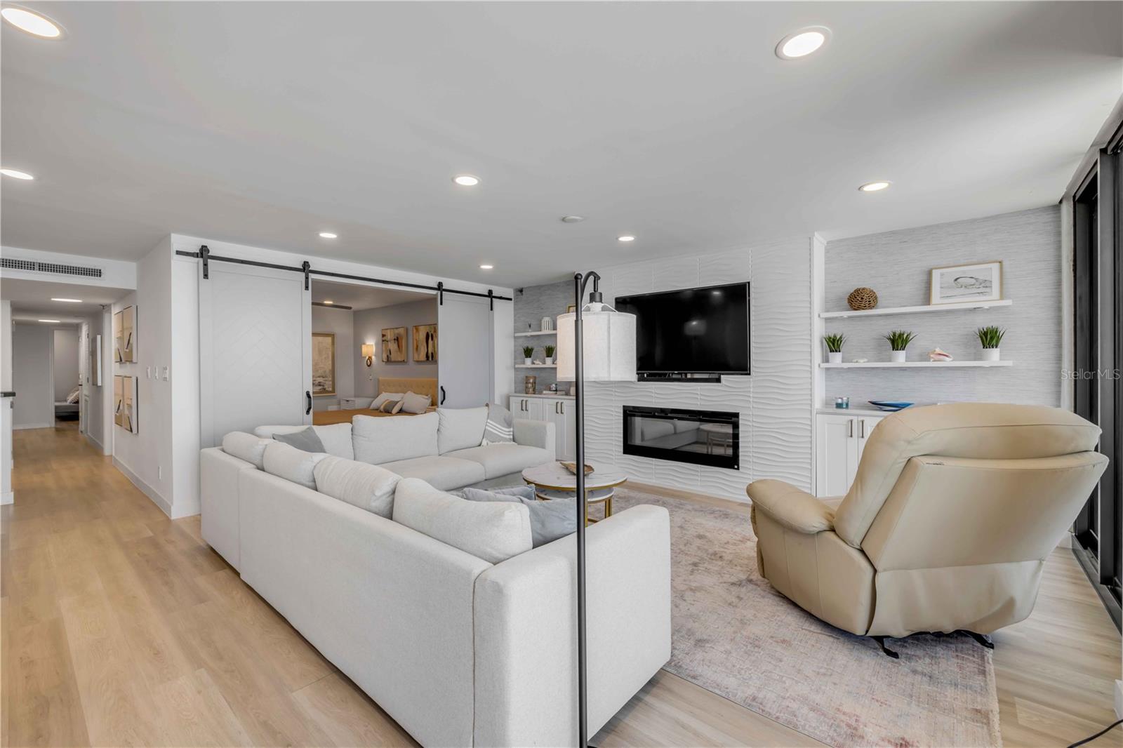 MOONTIDE CONDO - Residential