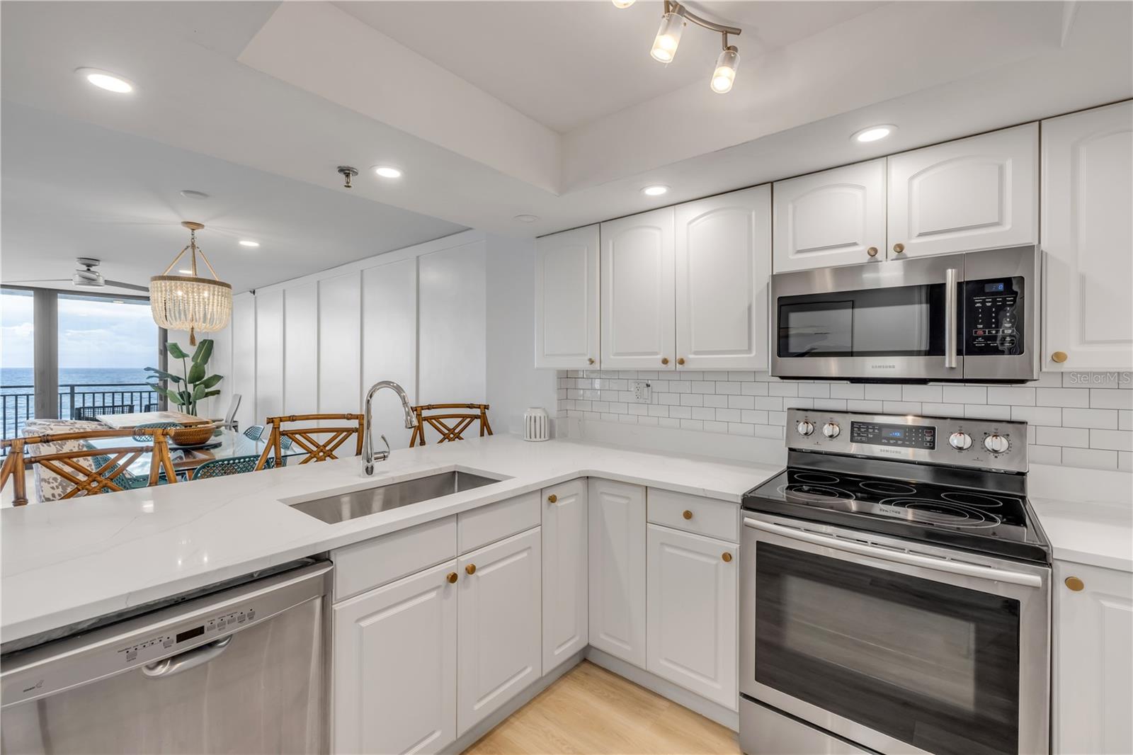 MOONTIDE CONDO - Residential