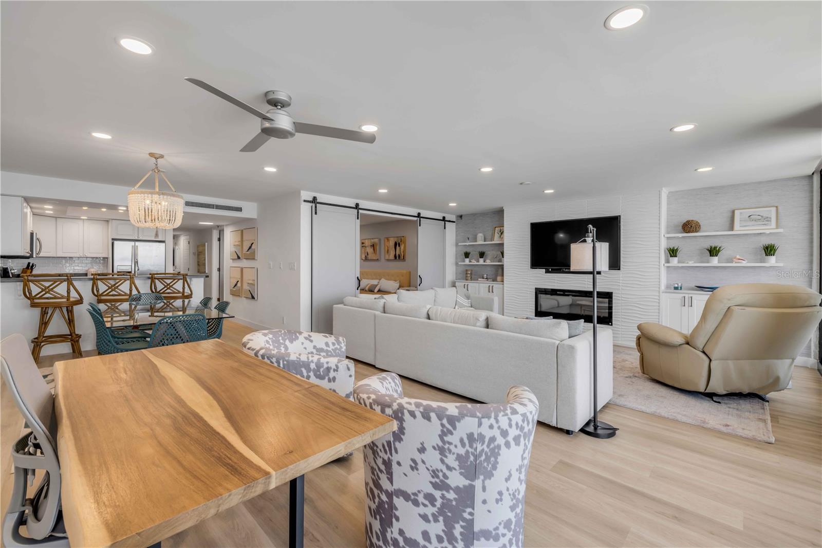 MOONTIDE CONDO - Residential