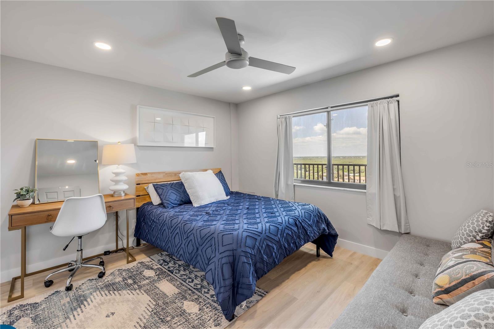 MOONTIDE CONDO - Residential