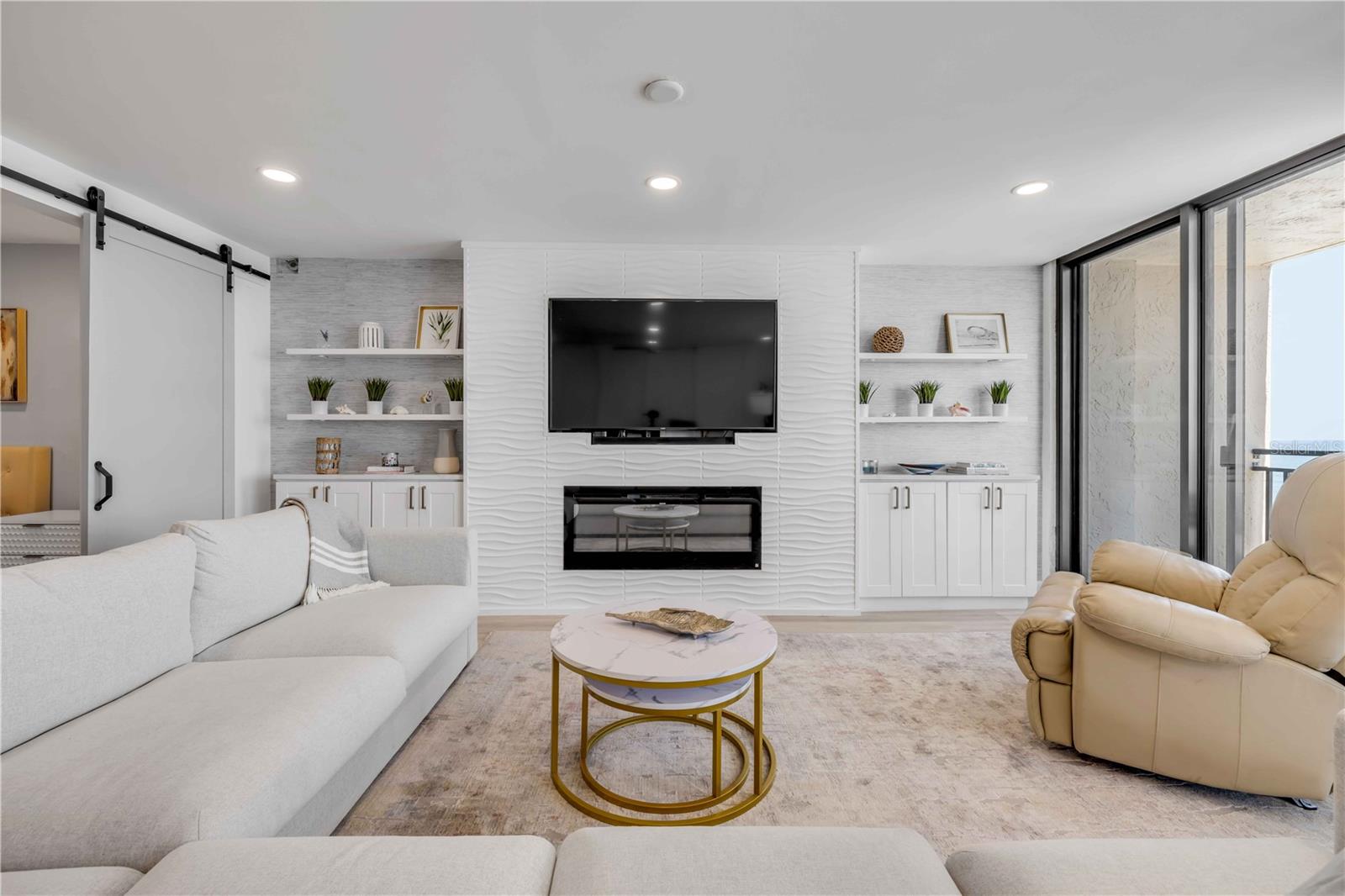 MOONTIDE CONDO - Residential