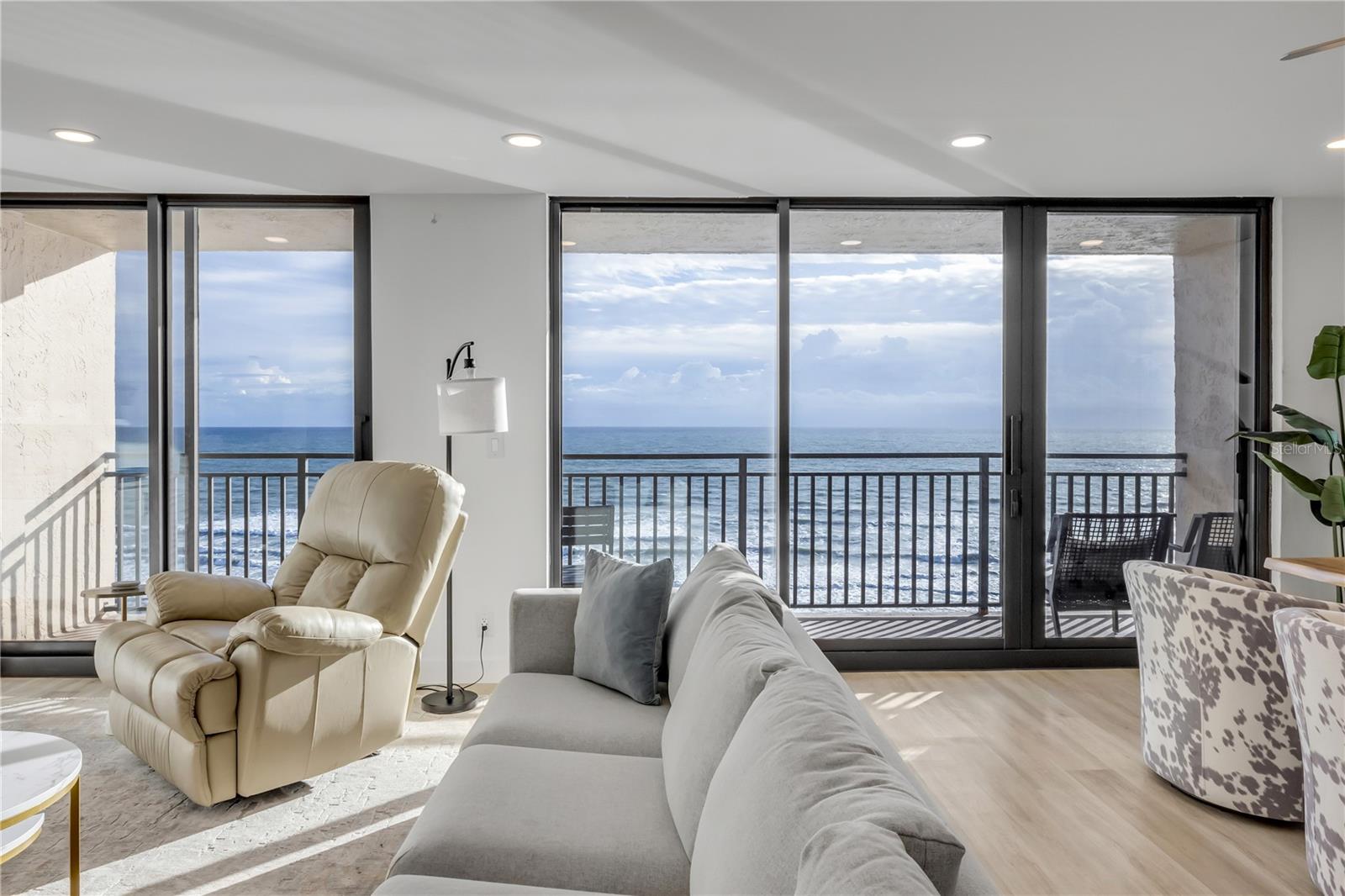 MOONTIDE CONDO - Residential