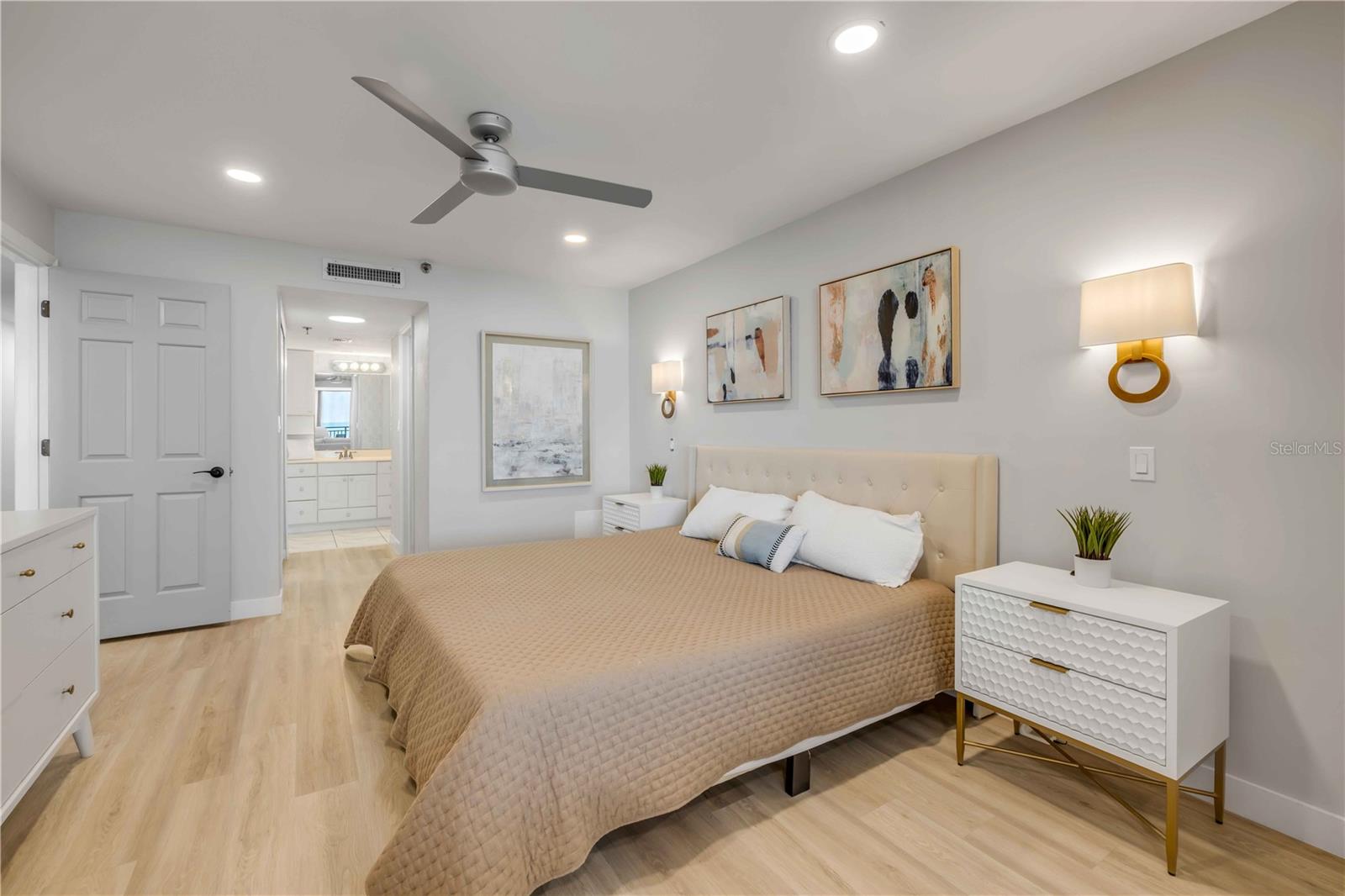 MOONTIDE CONDO - Residential