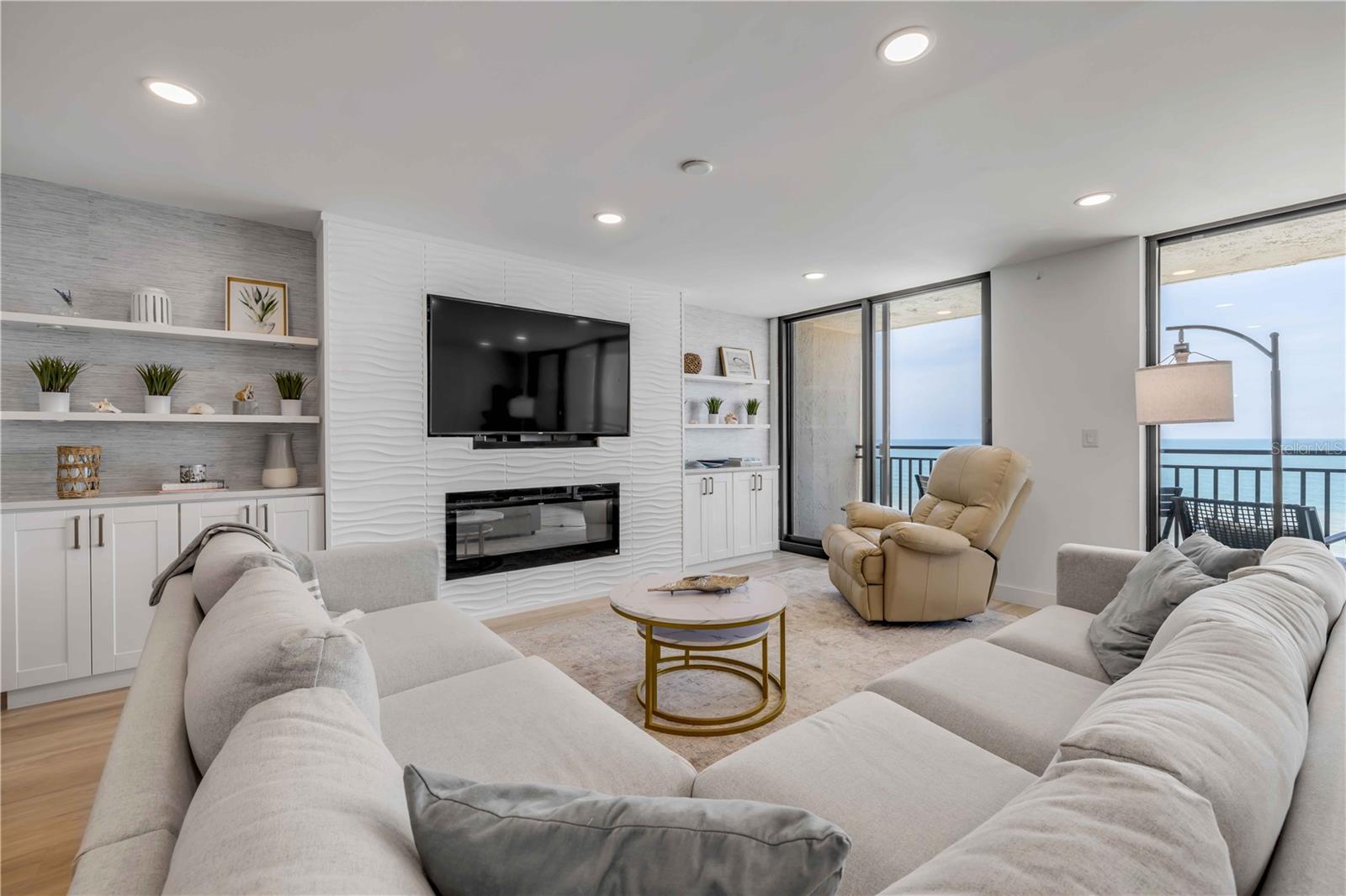 MOONTIDE CONDO - Residential