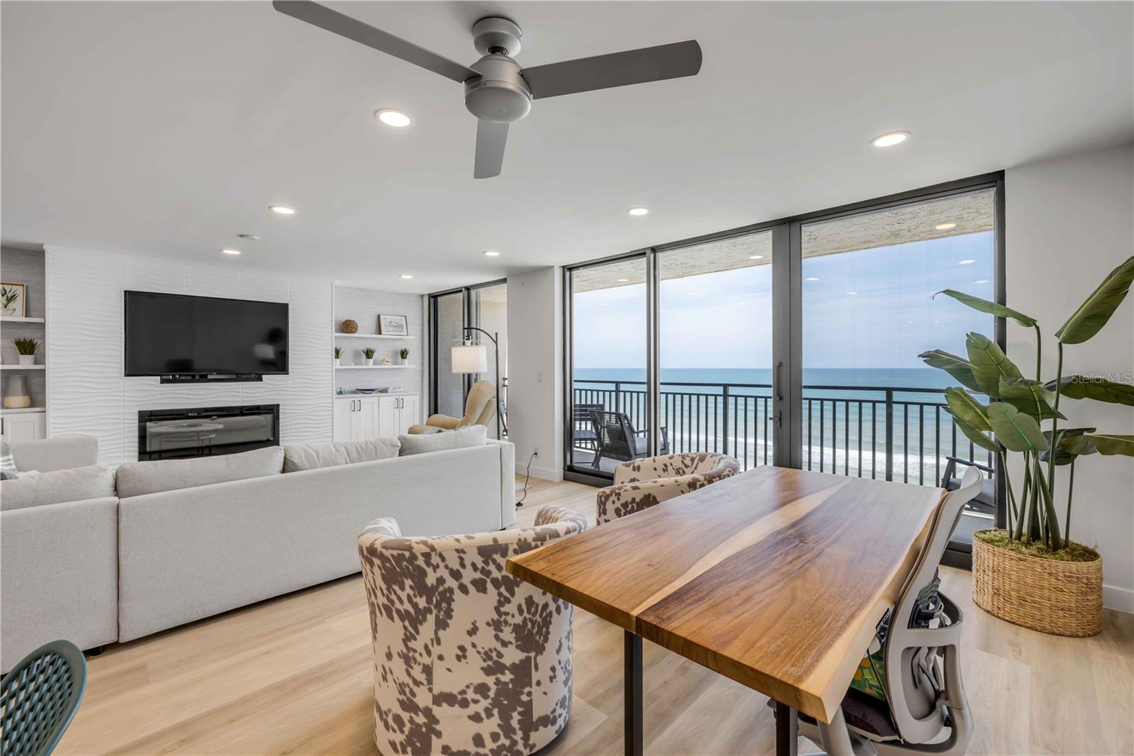 MOONTIDE CONDO - Residential