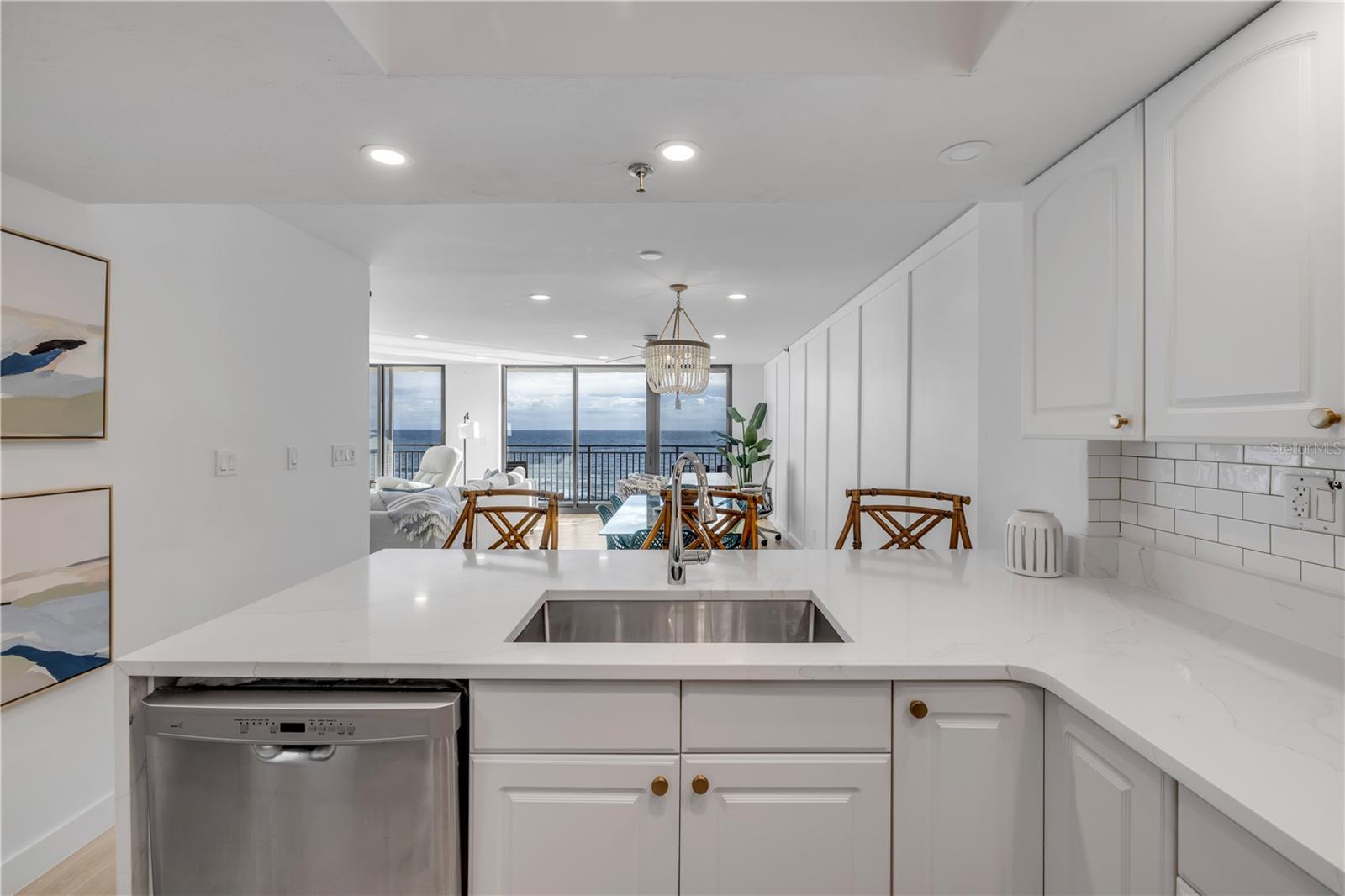 MOONTIDE CONDO - Residential