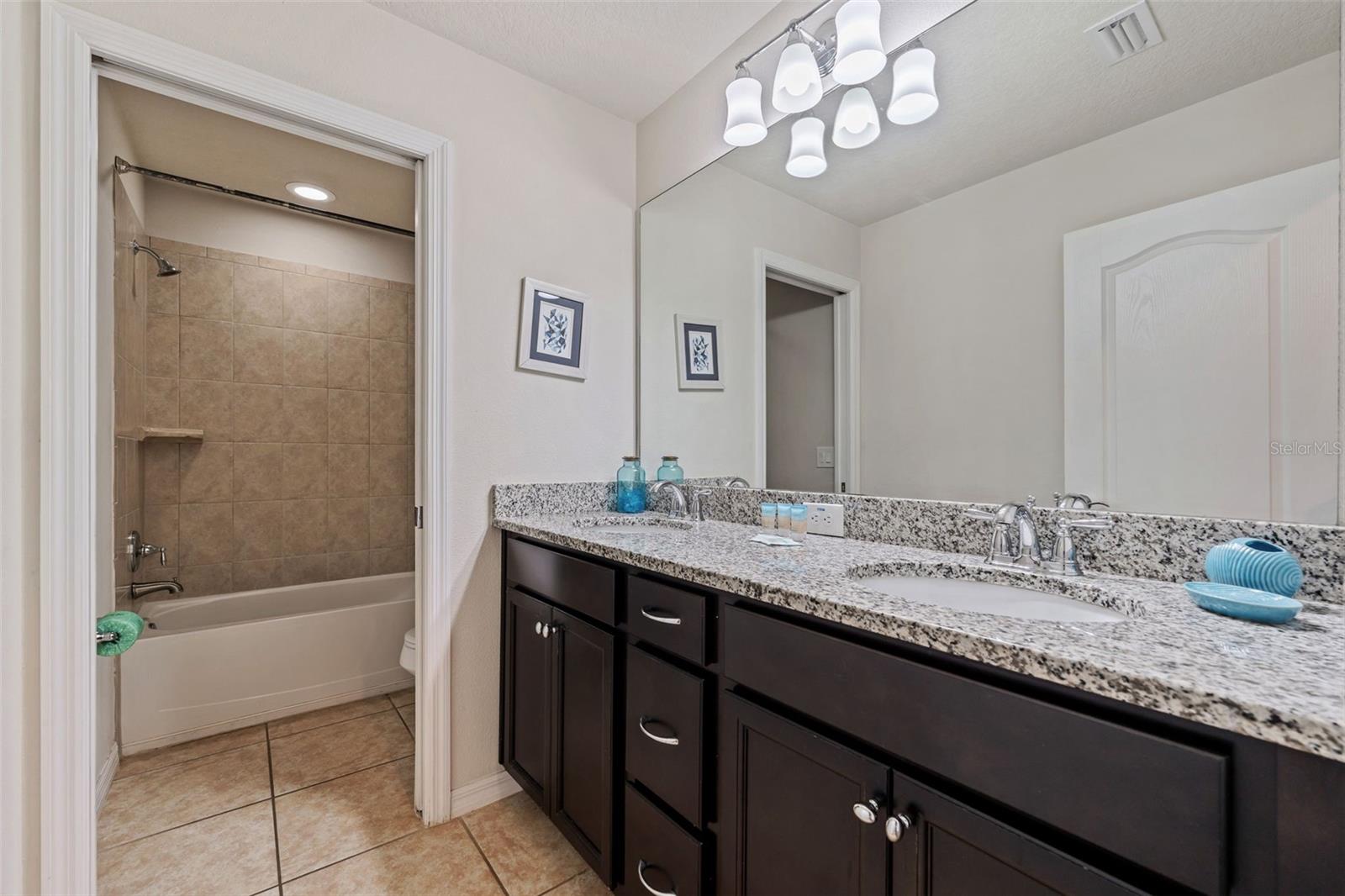 WINDSOR AT WESTSIDE PH 1 - Residential