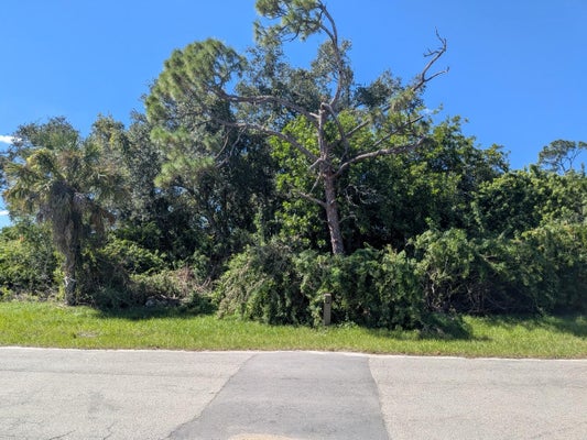 18458 HOTTELET CIR, PORT CHARLOTTE, FL 33948 - Image b366a018269448b1331d711d8ea5fc8e/99385157