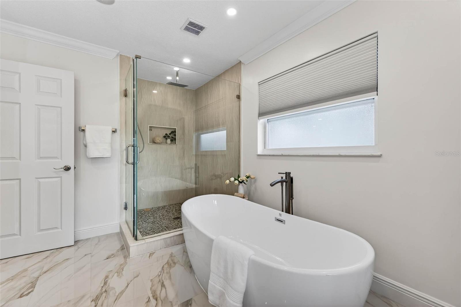 SHORE ACRES BUTTERFLY LAKE REP - Residential Lease