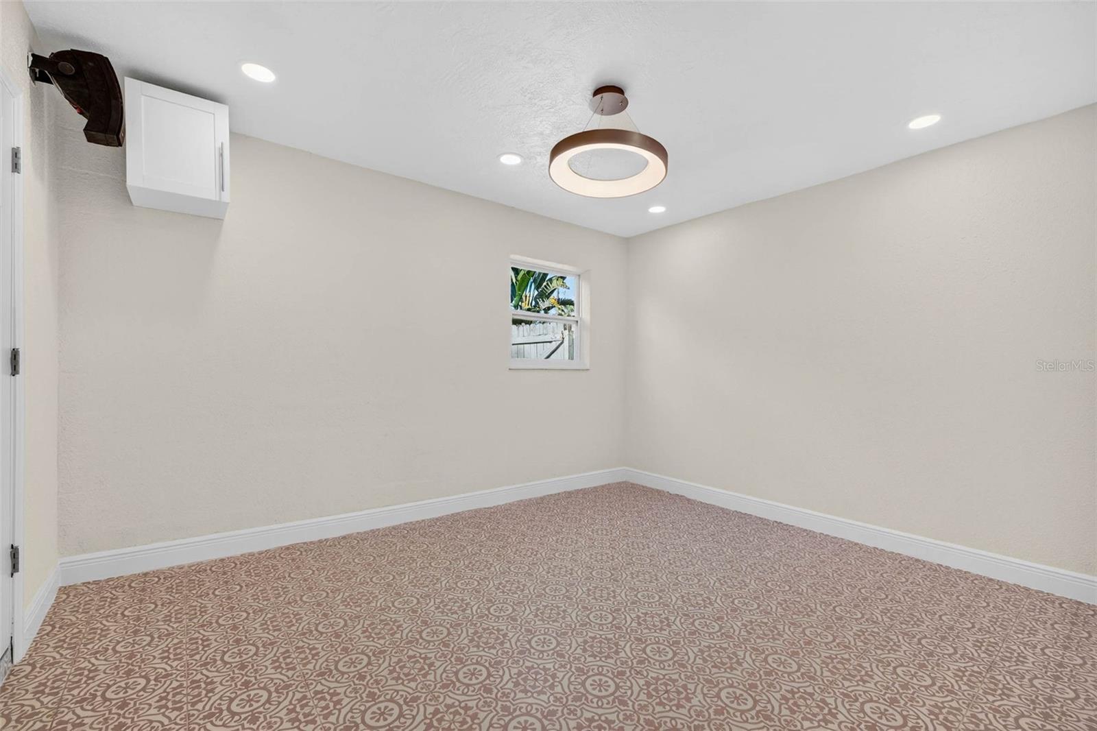 SHORE ACRES BUTTERFLY LAKE REP - Residential Lease