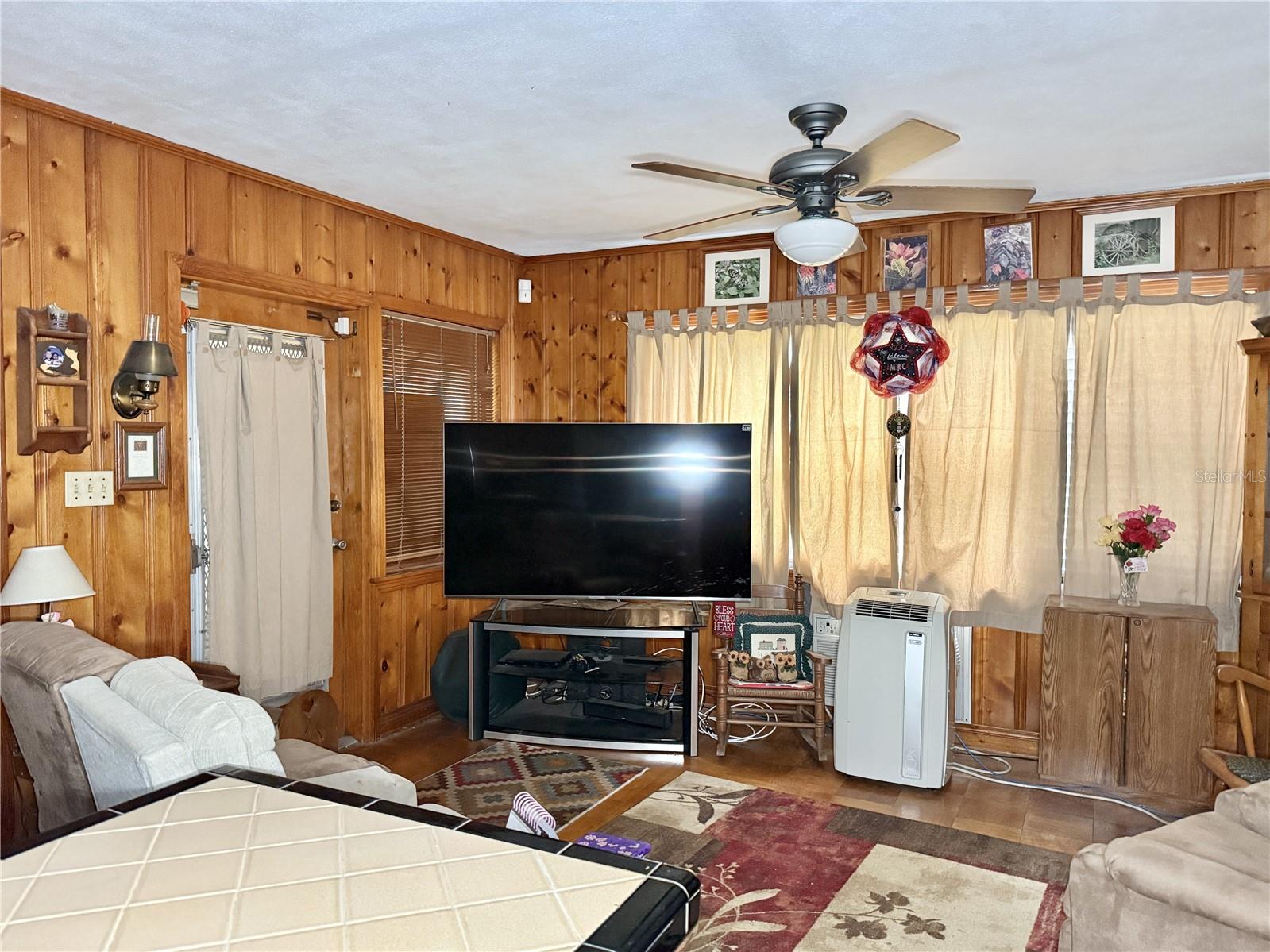 TEMPLE TERRACE ESTATES - Residential