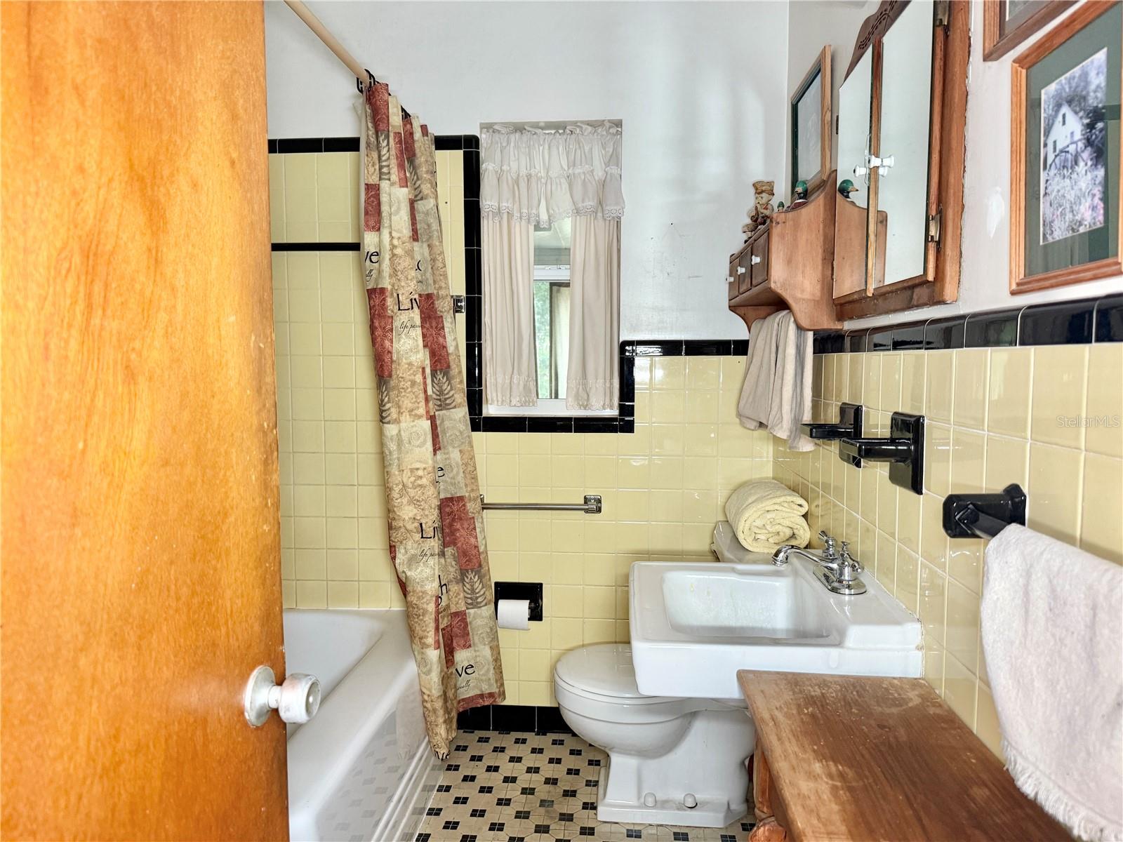 TEMPLE TERRACE ESTATES - Residential