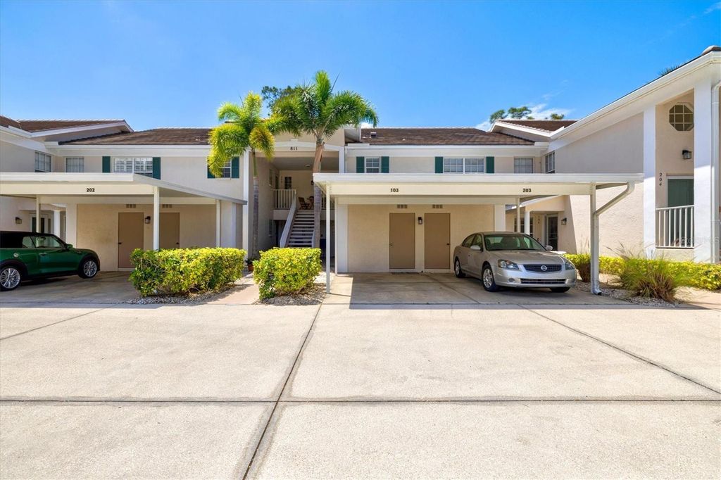 Photo of 811 Montrose Drive #103, Venice, FL 34293 (MLS # N6143916)