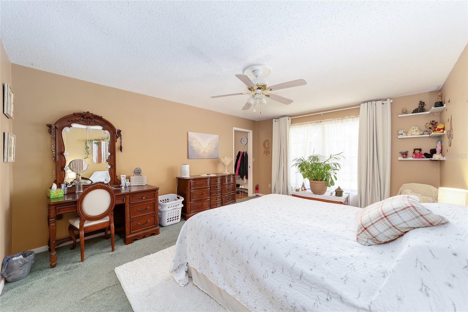 RAINBOW LAKES ESTATE - Residential
