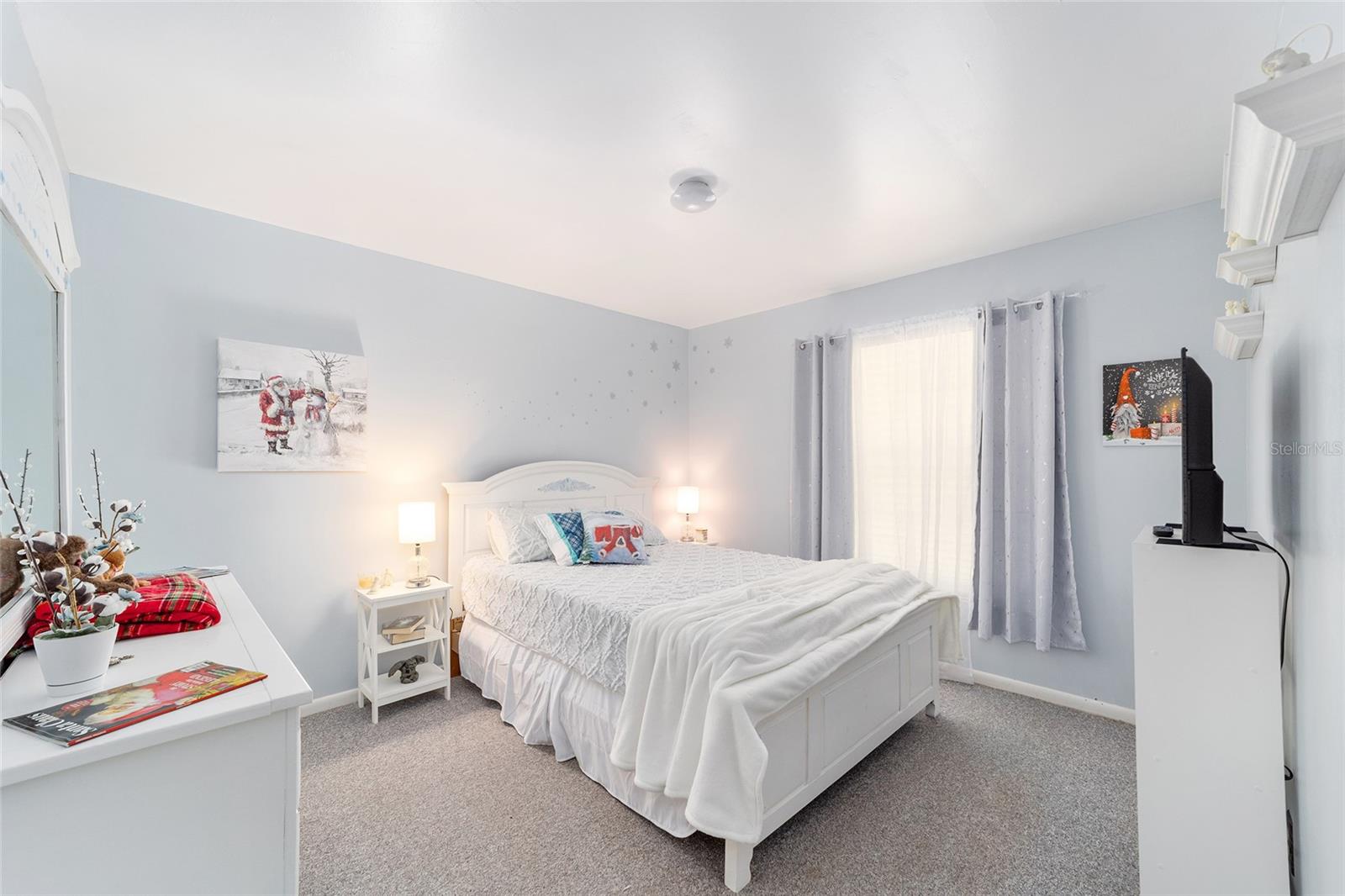 RAINBOW LAKES ESTATE - Residential