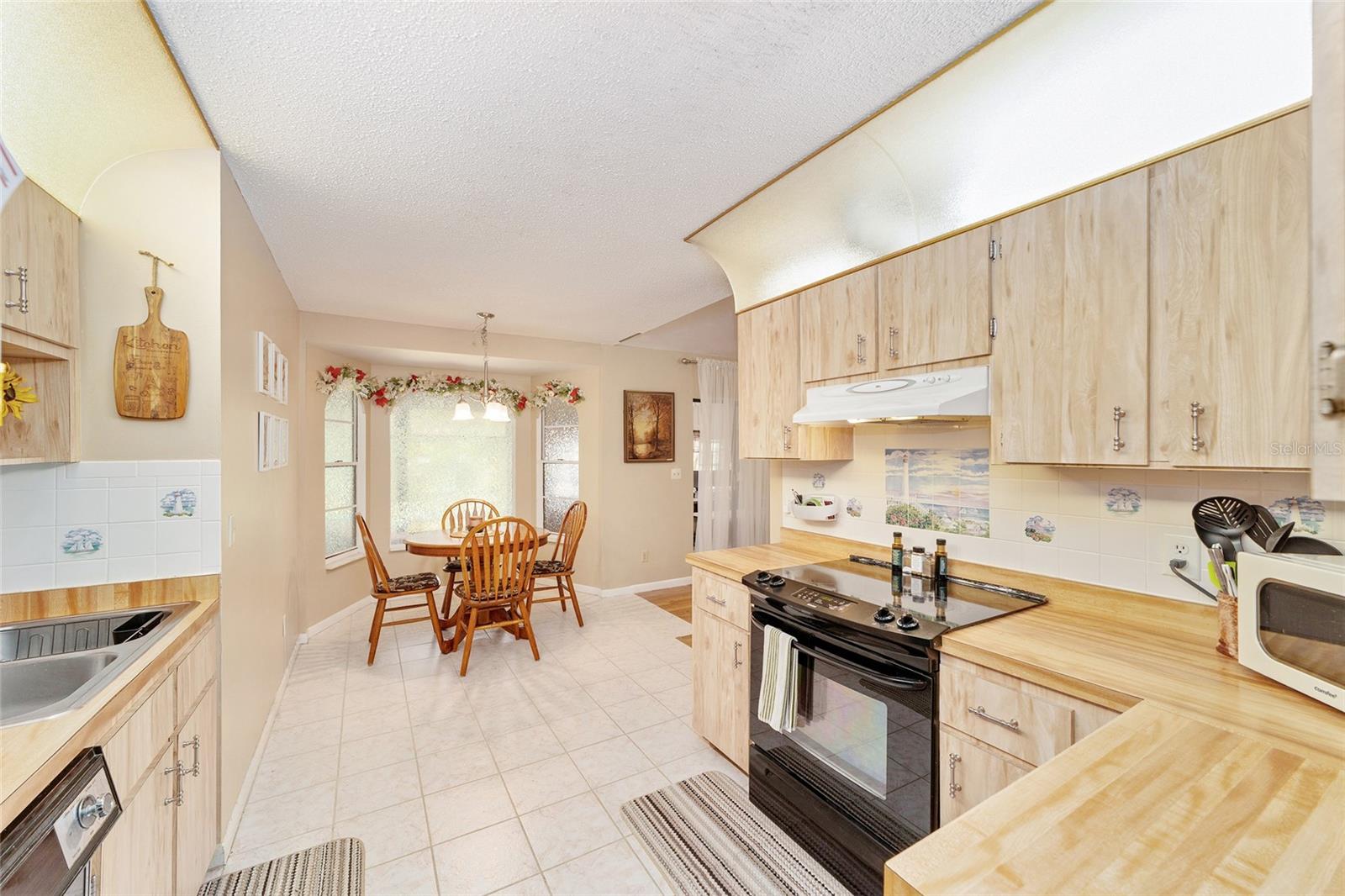 RAINBOW LAKES ESTATE - Residential