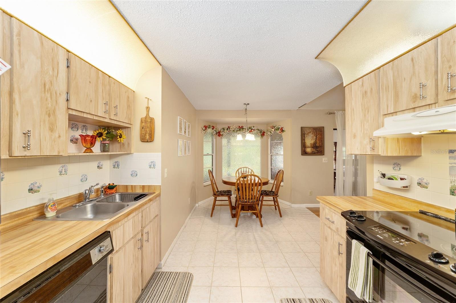 RAINBOW LAKES ESTATE - Residential