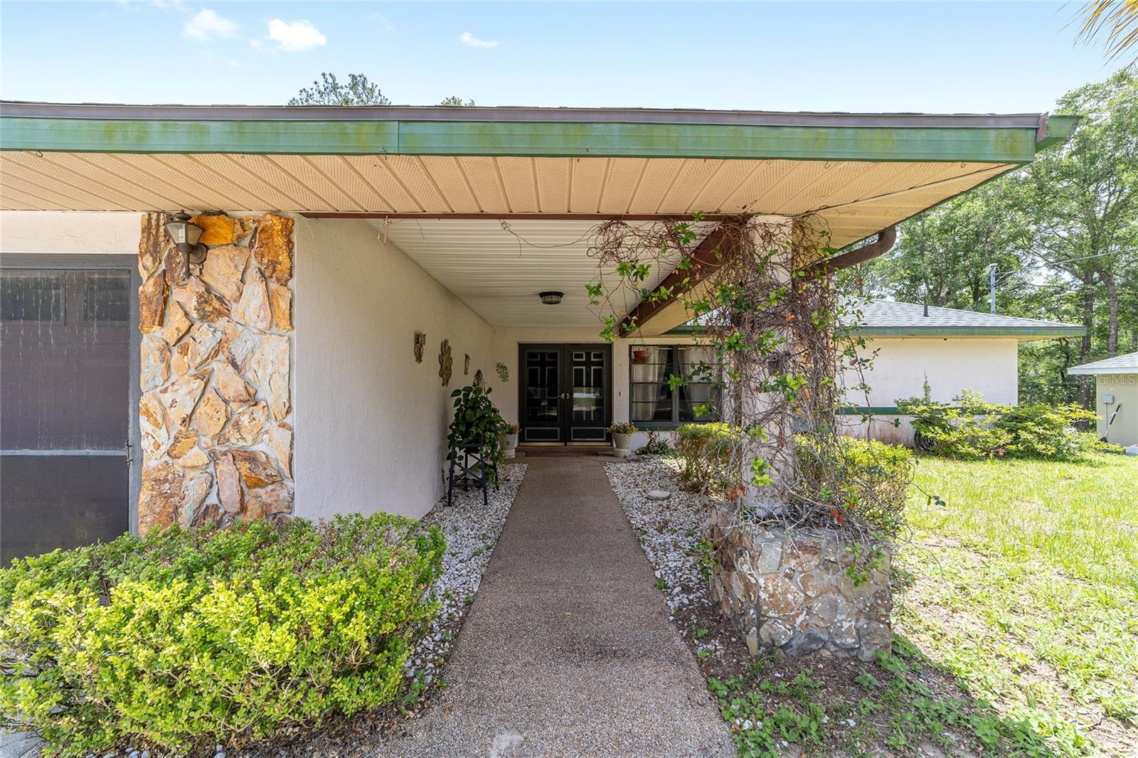 RAINBOW LAKES ESTATE - Residential