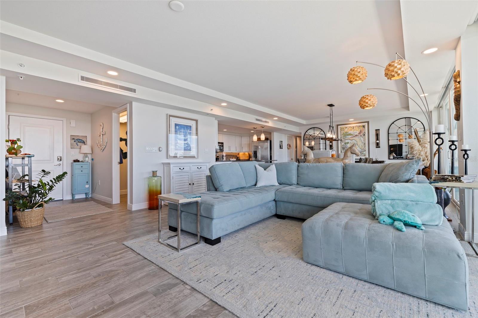 ISLAND WAY TOWERS CONDO - Residential