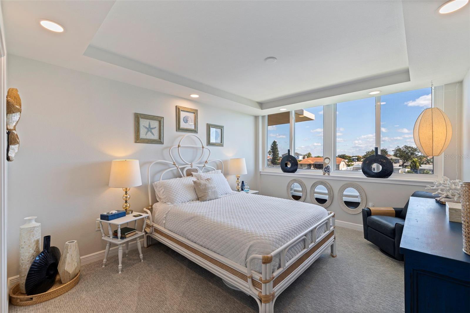 ISLAND WAY TOWERS CONDO - Residential