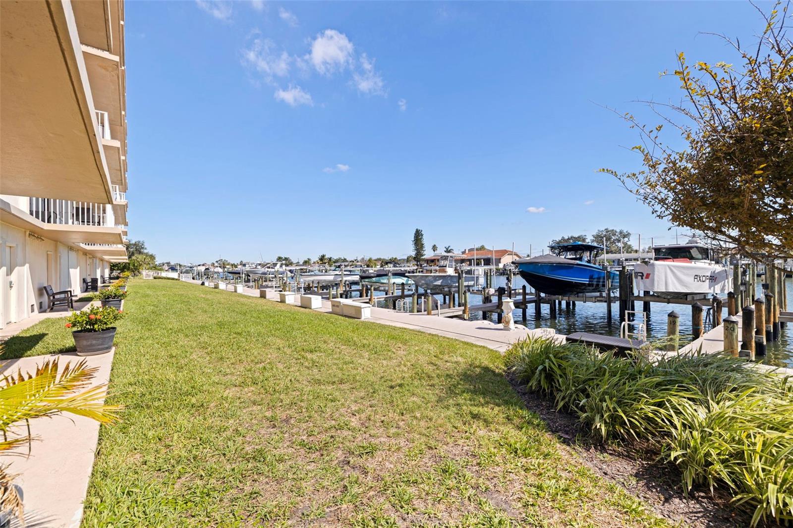 ISLAND WAY TOWERS CONDO - Residential