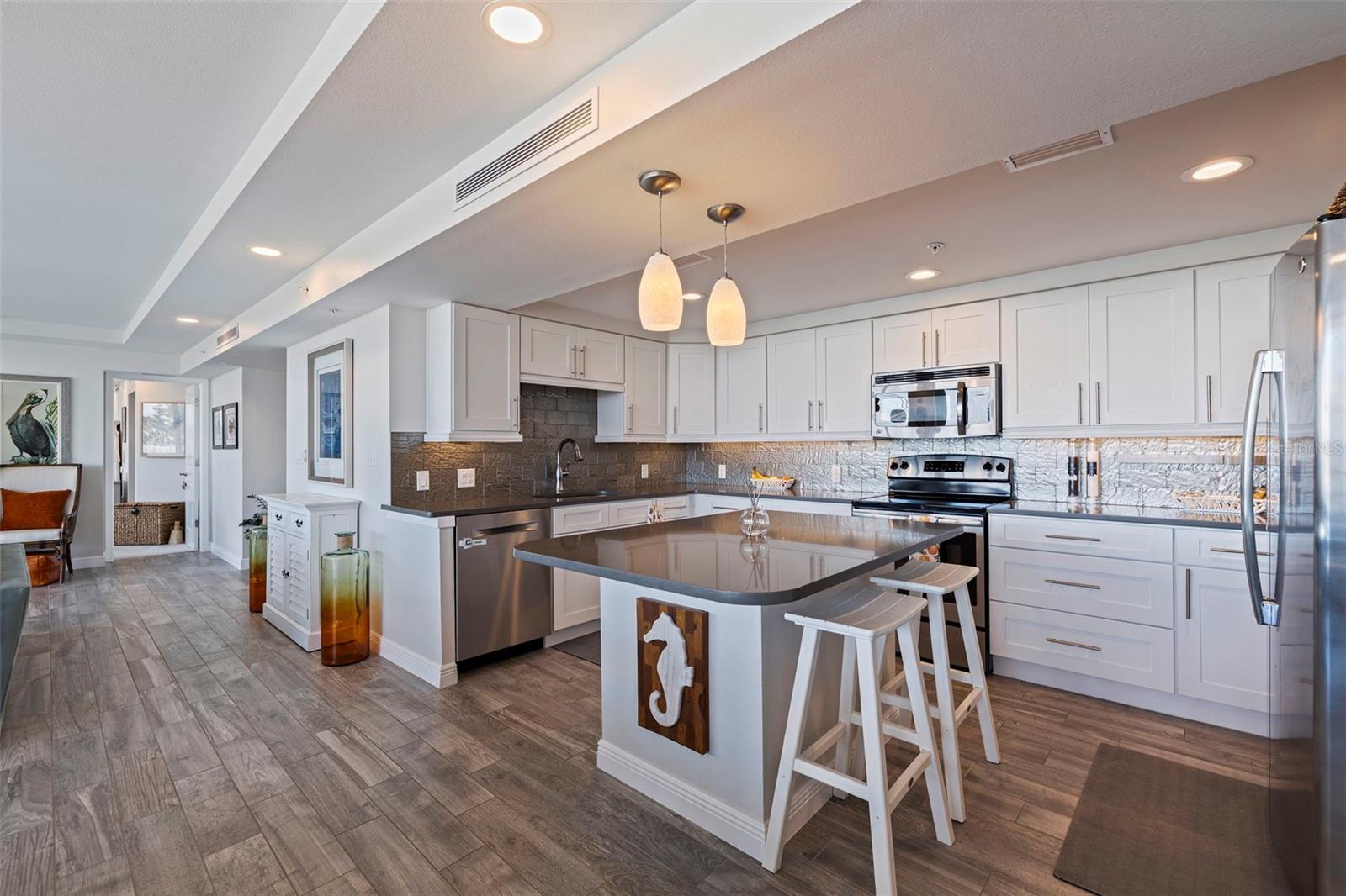 ISLAND WAY TOWERS CONDO - Residential