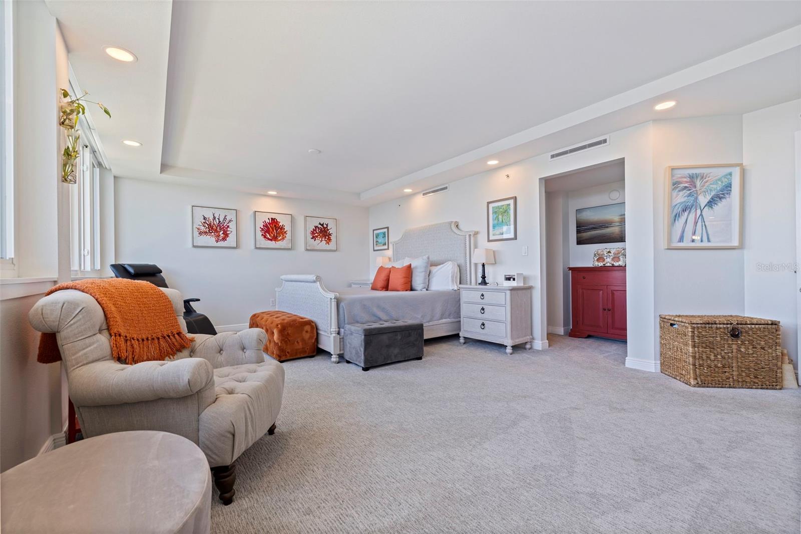 ISLAND WAY TOWERS CONDO - Residential