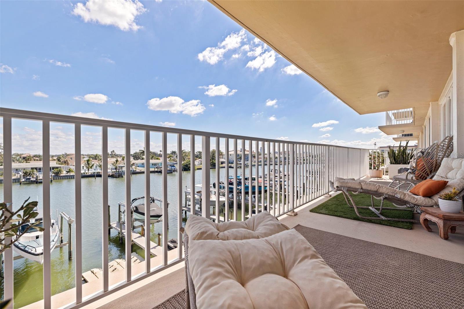 ISLAND WAY TOWERS CONDO - Residential