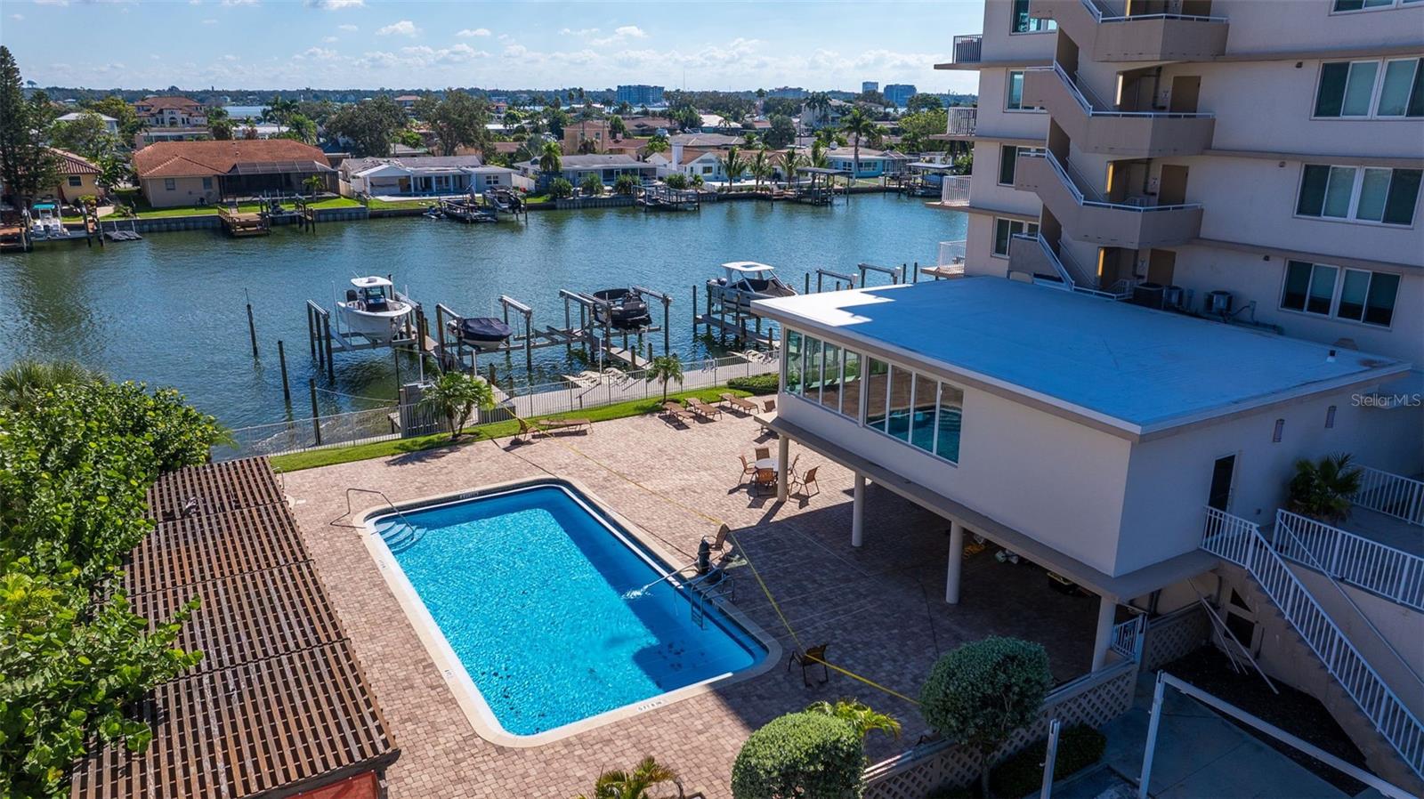 ISLAND WAY TOWERS CONDO - Residential