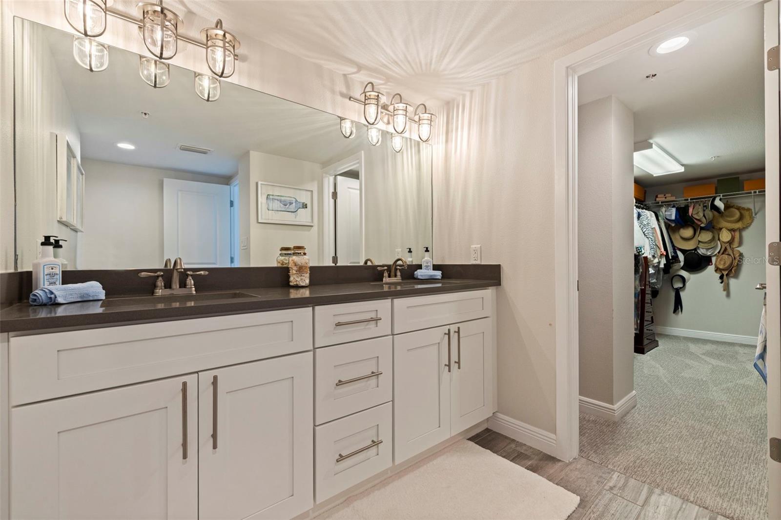 ISLAND WAY TOWERS CONDO - Residential