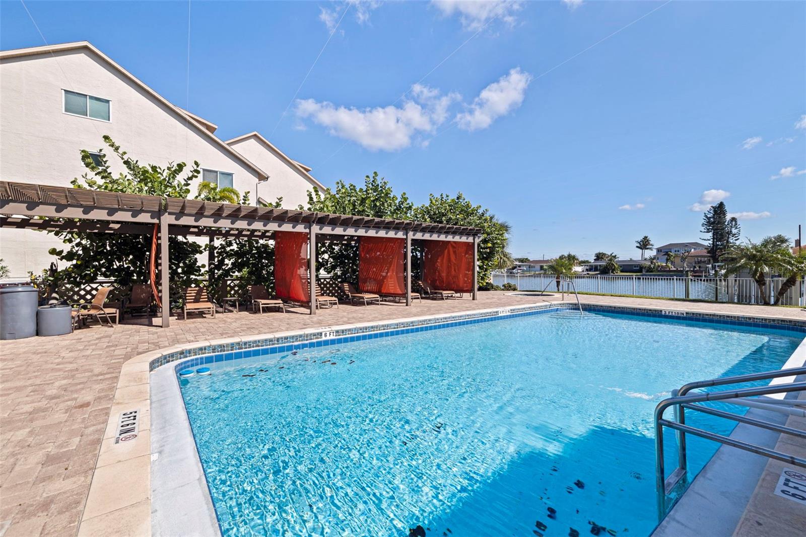 ISLAND WAY TOWERS CONDO - Residential