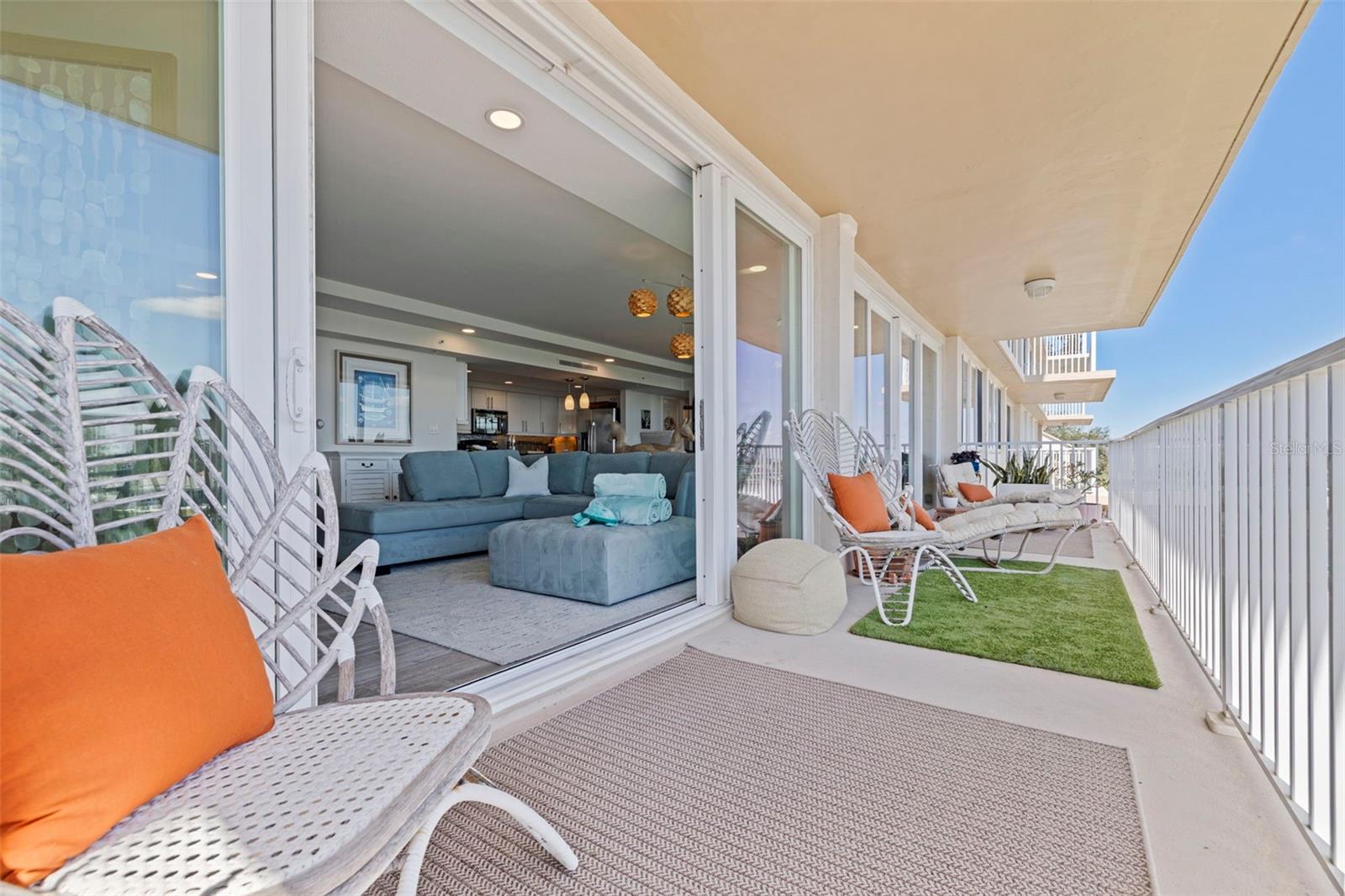 ISLAND WAY TOWERS CONDO - Residential