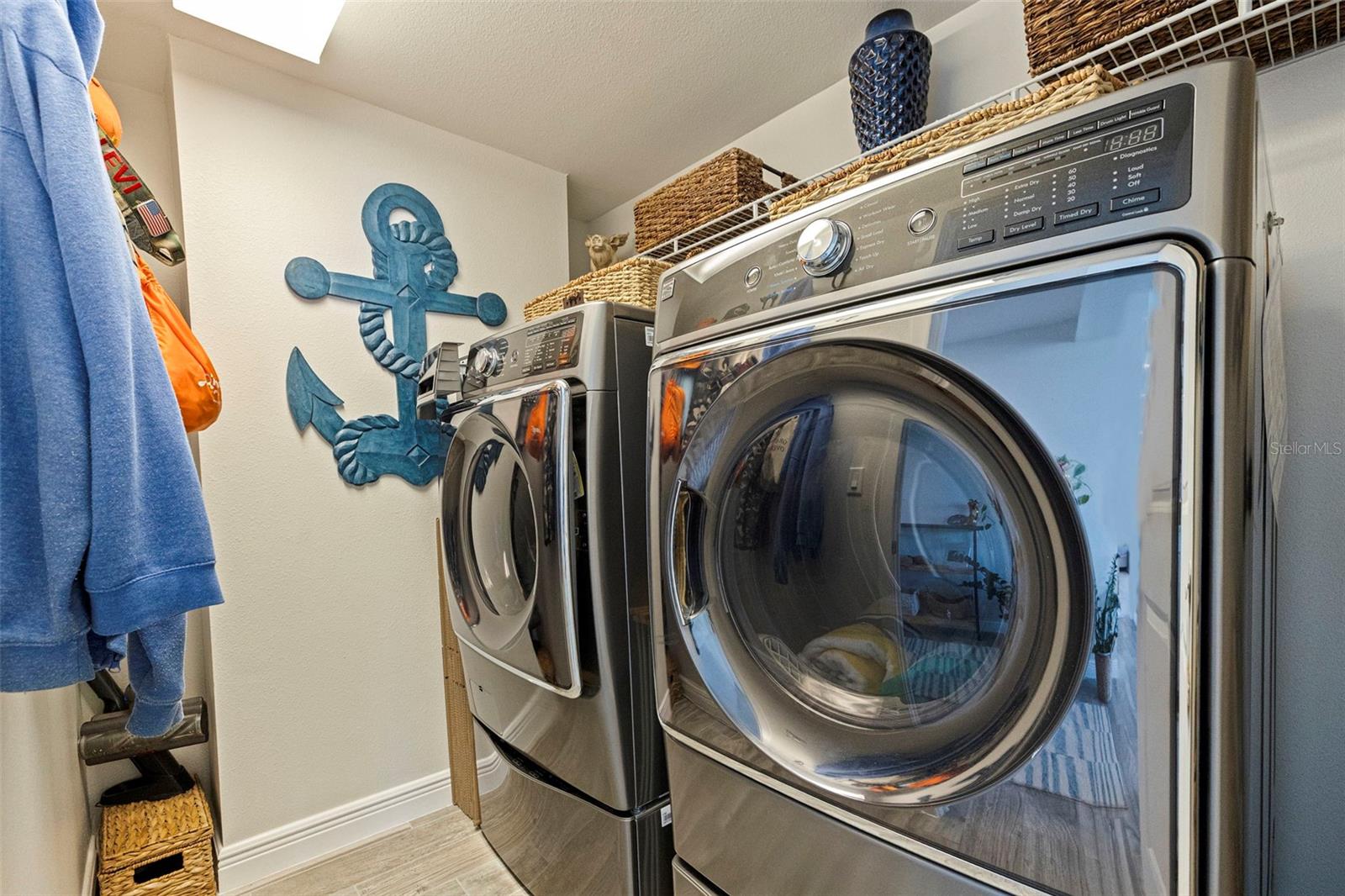 ISLAND WAY TOWERS CONDO - Residential