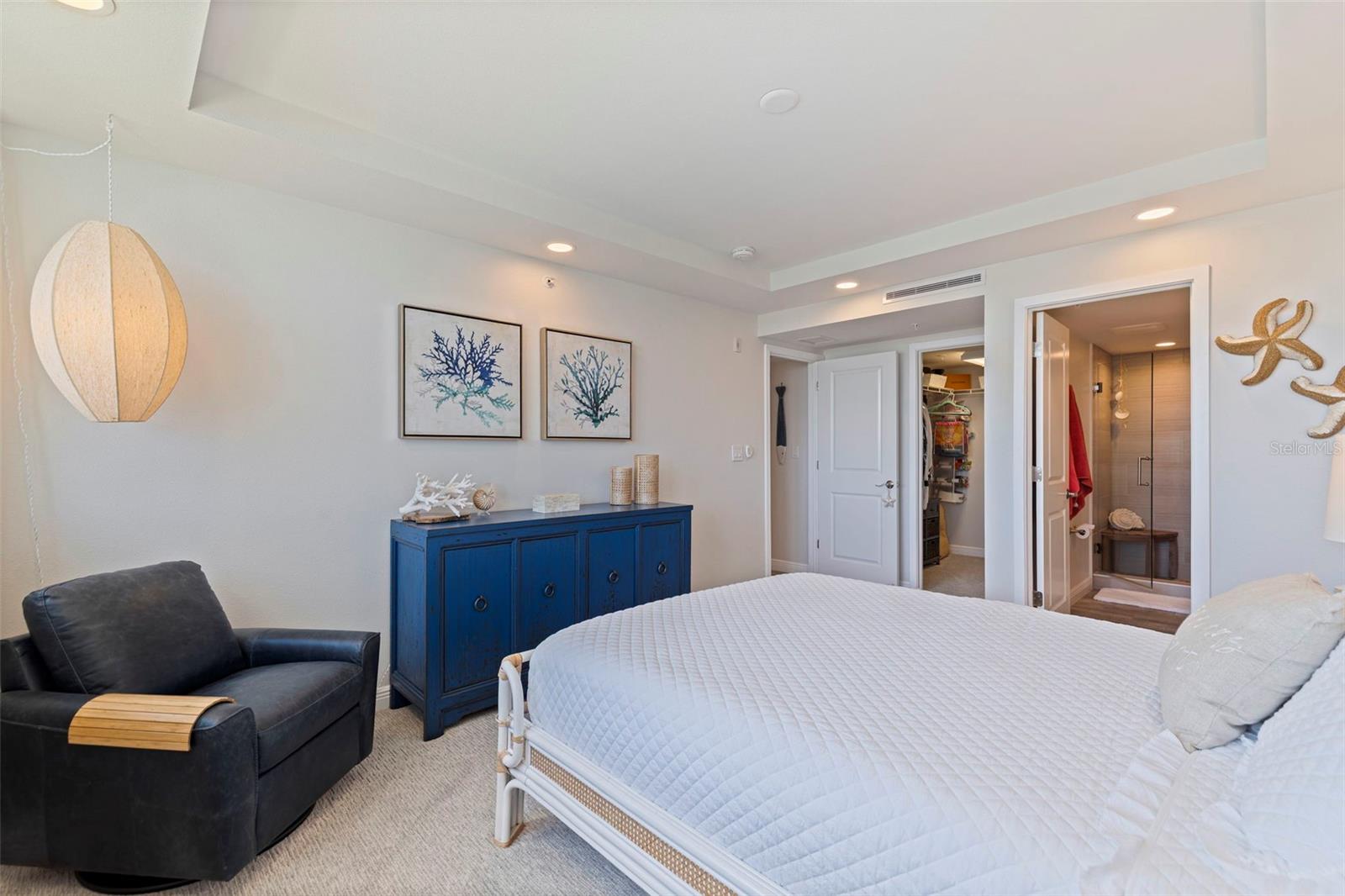 ISLAND WAY TOWERS CONDO - Residential