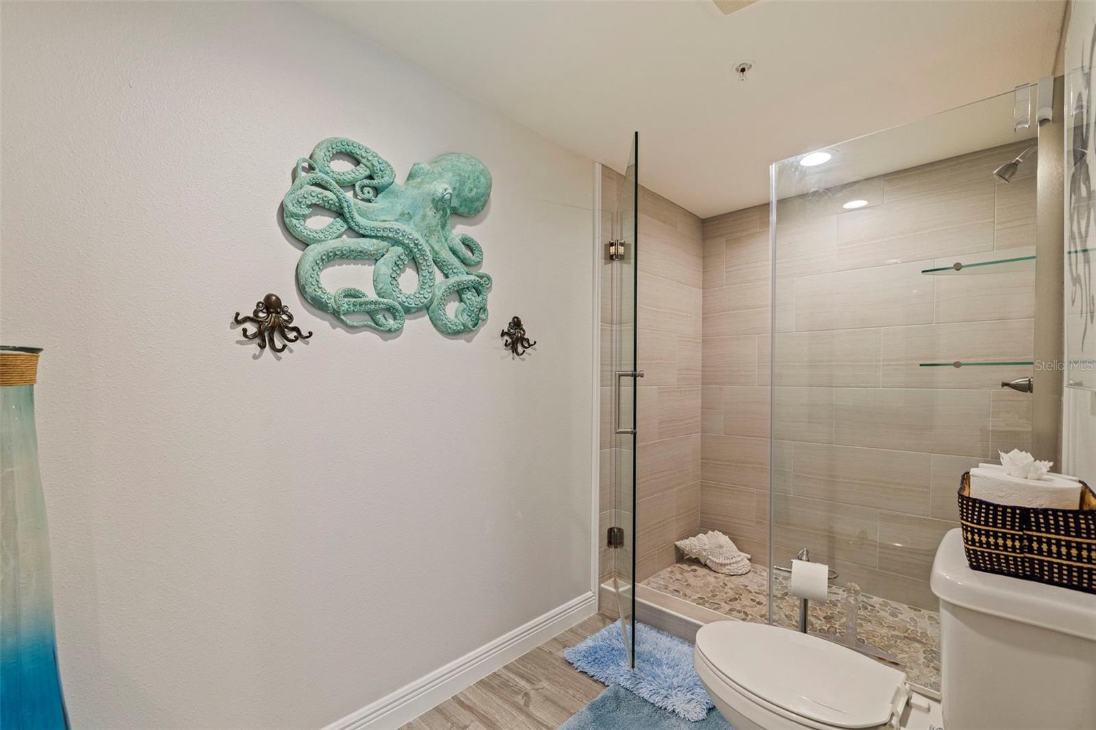 ISLAND WAY TOWERS CONDO - Residential