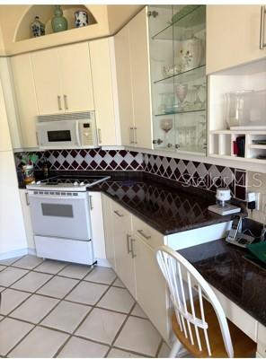 STONEYBROOK GOLF & COUNTRY CLUB - Residential Lease