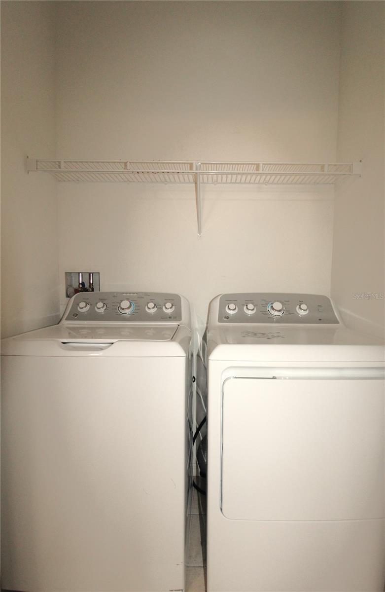 TOWNS AT LAKESIDE - Residential Lease