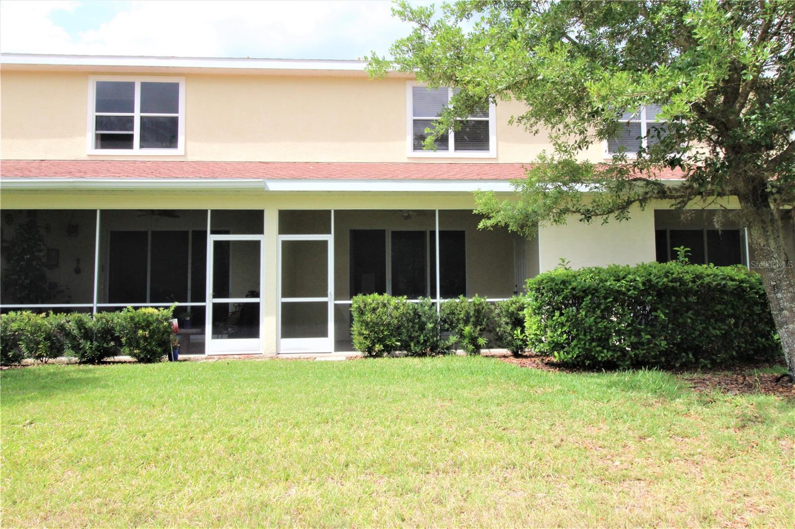 TOWNS AT LAKESIDE - Residential Lease