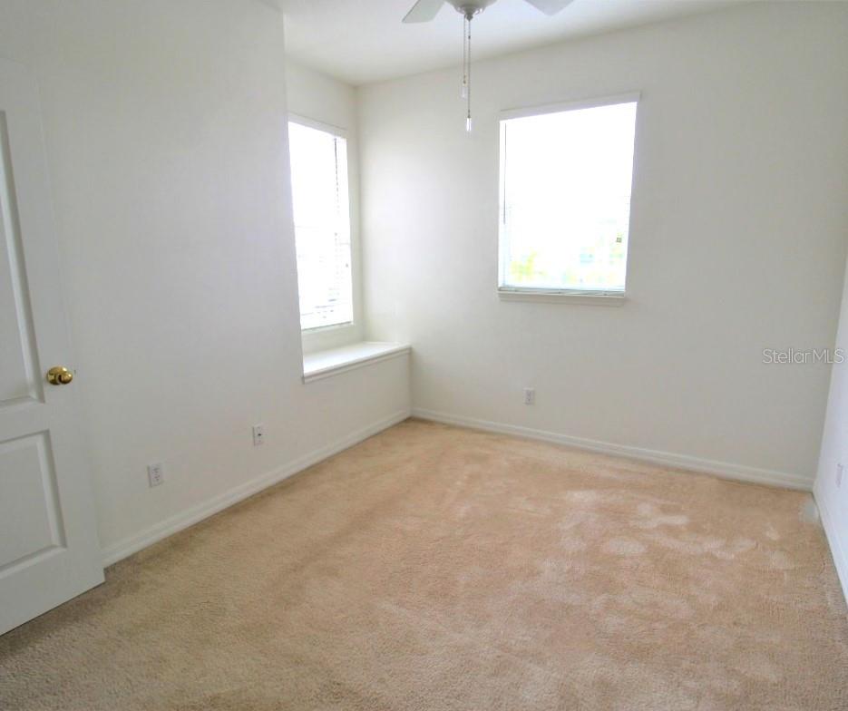 TOWNS AT LAKESIDE - Residential Lease